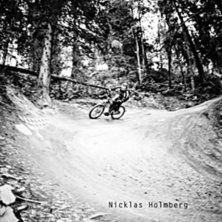 nicklasholmberg.se. Foto: Nicklas Holmberg. &Aring;kare: Ja vem kan du vara!.