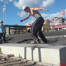 noseslide skateupvisning stale barbeqube 08. Foto: Adam Westelund. &Aring;kare: Mikael B&auml;ck.