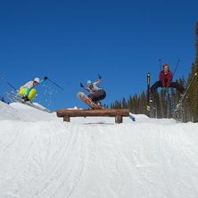 Slask-p&aring;sk-h&auml;ng. Foto: Petter Lennartsson. &Aring;kare: Georg Montelius, Alex Selander, Fredrik Nordqvist.
