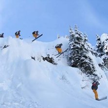 Erik droppar stort p&aring; Mt Roberts. Foto: Jonas Lundin. &Aring;kare: Erik Hjort.