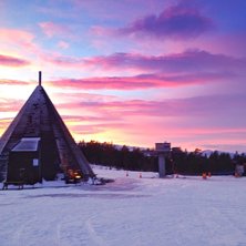 N&aring; kan du kj&oslash;re p&aring; ski!
Vi har lagt p&aring; sn&oslash; ru.