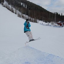 sk&ouml;n kille i skidbacken. Foto: Oscar Landstr&ouml;m.