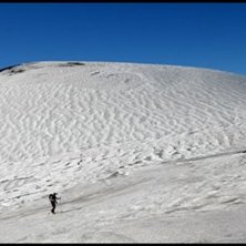 vulcano powder riding. Foto: paki. &Aring;kare: someone of us.