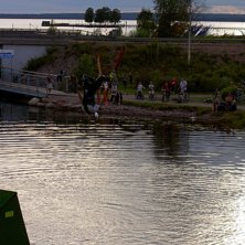 sk&ouml;n sommar dag att &aring;ka skidor p&aring;... Foto: Johanna Lerjerud. &Aring;kare: Marcus Henningson.