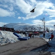 Uppvisning i Bj&ouml;rkliden. Sk&ouml;nt med lite luft und. Foto: Chiva Morrow. &Aring;kare: Simon Bonthron.