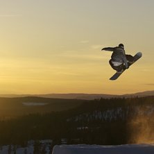 mangan, ett hopp och en fin solnedg&aring;ng.. Foto: adam martell. &Aring;kare: magnum sterner.