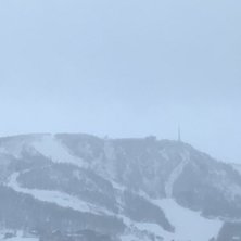 Imorgen &aring;pner vi flere heiser og bakker. Dagskort.