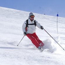 Cerro Catedral i Argentina. Det stod fotografer i . Foto: Ok&auml;nd fotograf i backen. &Aring;kare: AOs.