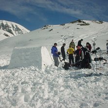 Ett hopp av hoppen vi byggde (backcountry). Foto: Jim Persson.