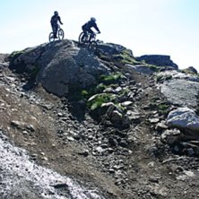 Foto: Roger Hansson. &Aring;kare: Mikaela Sunneg&aring;rdh &amp;amp; Robert Ryttse.
