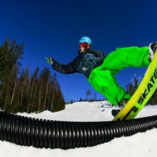 H&auml;ngde i hanasl&ouml;v en solig dag och pl&aring;tade lite. Foto: Niclas Magnusson. &Aring;kare: Frans Nilsson.