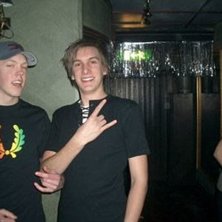 Va p&aring; kronan &aring; festa m&auml; min polare krullos(till. Foto: Kronan fotografen. &Aring;kare: Knugen Tobbe.