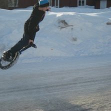 jag cyklar enhjuling. Foto: min kompis. &Aring;kare: jag.