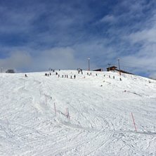 &Aring;pent som vanlig
Nysn&oslash; i bakken! I dag s&aring; komme.