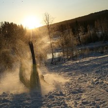 F&ouml;rsta backflip f&ouml;rs&ouml;ket, vart underroterat s&aring;. Foto: Syster min. &Aring;kare: Jag.