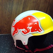 Min nya Red Bull Hj&auml;lm :). Foto: Jag.