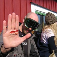 Erik &auml;r heln&ouml;jd &ouml;ver sitt baconpl&aring;ster!!!!!. Foto: Martin hansson. &Aring;kare: Erik.