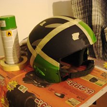 Lite mer maskering och f&auml;rg. Jag fick m&aring;la i 8 o. Foto: David Lindskog.