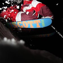 T&ouml;m shreddar skaterampen under en nightsess i Lim. Foto: Henrik Tindefjord. &Aring;kare: Tim Andersson.
