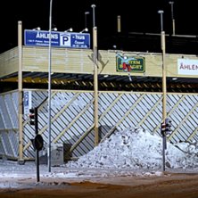 F&ouml;rsta och sista f&ouml;rs&ouml;ket eftersom polisen kom . Foto: Thomas Charry. &Aring;kare: Elias Henderson.
