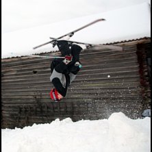 F&ouml;rsta f&ouml;rs&ouml;ket p&aring; backflip.... Foto: Sven Bogg. &Aring;kare: Johan Bogg.