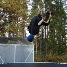 Backflip me h&auml;nderna p&aring; r&ouml;ven! xP. Foto: Andreas Lundmark. &Aring;kare: Ludvig Nilsson.