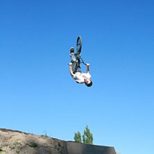 backflip. Foto: Robin Molin. &Aring;kare: Moses nymark.