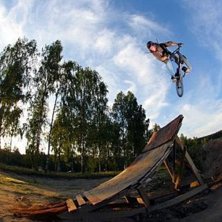 360 i solnedg&aring;ngen. Foto: Anton &Ouml;stlund. &Aring;kare: Emil Gybo.