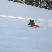 Vem sa att breda skidor inte &auml;r bra i pist?. Foto: Nils Nilsson. &Aring;kare: Robert Jarlen&auml;s.