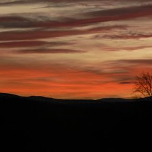 En vacker solnedg&aring;ng i svenska fj&auml;llen. . Foto: Oskar Holmblad.