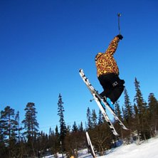 Clean 360 p&aring; ett av Bj&ouml;rnrikes svarta hopp.... Foto: Isak Andersson. &Aring;kare: Christian Lindstr&ouml;m.