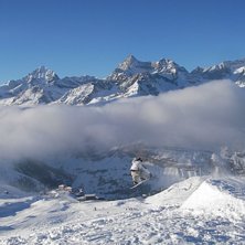 Hopp i offpisten i Gornegrat i Zermatt. Foto: Robin Ljungqwist. &Aring;kare: Adam Jonsson.