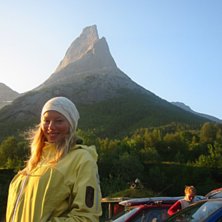 Klatring p&aring; Stetinden sommer`n 2005.. Foto: Fredrik Sandberg. &Aring;kare: Kristine Hansen.