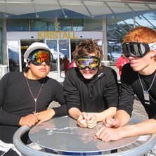 VI &auml;r ju f&ouml;r SK&Ouml;NA!. Foto: n&aring;gon ;P. &Aring;kare: Jag, jabe Och Palm.