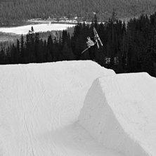 Markus k&ouml;r en flat 3 p&aring; st&ouml;rsta hoppet i Vemdal. Foto: Jonathan Birkemyr. &Aring;kare: Markus Danz&eacute;r.