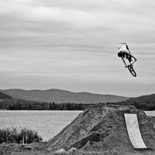 Dump trea. Foto: Mathias Lindkvist. &Aring;kare: Patrik Wikstr&ouml;m.