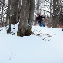 Offpist i Br&ouml;sarps backar. Dessutom i en bokskog . Foto: Fabian Rimfors. &Aring;kare: Erik Blomqvist.
