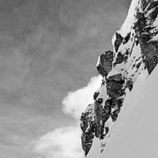 Joonas l&auml;gger upp en snygg japan grab fr&aring;n en av. Foto: Jesper Molin. &Aring;kare: Joonas Wikberg.