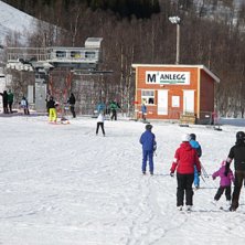 ALPINANLEGGET ER &Aring;PENT ONSDAG 1. FEB KL 1730-21
D.
