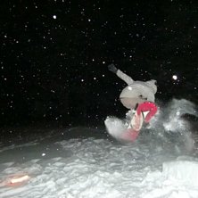 En Fs 180&deg; Indy Grab

Night Sesion . Foto: G&ouml;ran. &Aring;kare: Samuel Lundh.