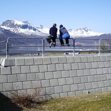 Martin och Kalle spannar in sk&ouml;na linjer i Narvik. Foto: Kalle Gudmundson. &Aring;kare: Martin och Danne.