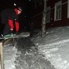 en kv&auml;ll p&aring; skolan, sk&ouml;nt rail utom att det har. Foto: Victor Sal&eacute;n a.k.a le phoque. &Aring;kare: Henrik Harlaut a.k.a e&amp;#039;dollo.