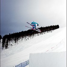 720 Uncrossed Mute

Skifix BigAir#2
In&aring;kningen. Foto: Karl Lundqvist. &Aring;kare: Emil H&ouml;gstr&ouml;m.