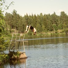 Backflip f&aring;rn hopptornet. Foto: Bill Lundberg. &Aring;kare: Jack Lundberg.