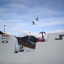 Att filma followcam i ett s&aring;nt feettt hopp kr&auml;ve. Foto: J&ouml;rgen Nilsson. &Aring;kare: Simon Dumont/Jon H&aring;tveit.
