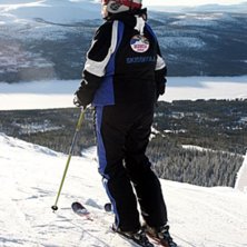 Skidskolekompisen Sofi och jag tar toppen, men sta. Foto: Sofie Nordlund. &Aring;kare: Sofi Andersson.