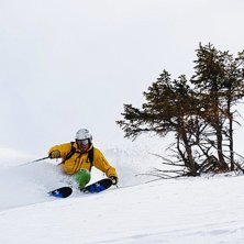 Sn&ouml;n forts&auml;tter att dumpa ner i Engelberg. . Foto: Martin P&aring;lsson. &Aring;kare: Johan Persson.