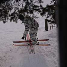 jag och n&aring;gra polare gjorde en liten park p&aring; g&aring;. Foto: andreas yttling (AY). &Aring;kare: axel bergbom (jag).