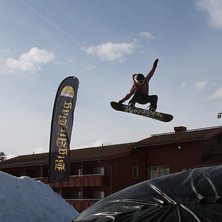 St&ouml;ten p&aring; p&aring;sk. Foto: Lars Walker. &Aring;kare: Simon Walker.