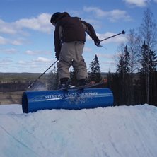 Jag p&aring; n&aring;tt r&ouml;r. Foto: Junior. &Aring;kare: Oscar Owetz.